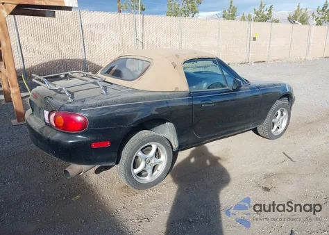 1999 Mazda Mx-5 Miata Leather Pkg/Popular Equipment Pkg/Sports Pkg/Touring Pkg z USA, uszkodzony, nr VIN JM1NB3530X0103207
